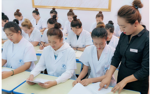 高级美容导师班